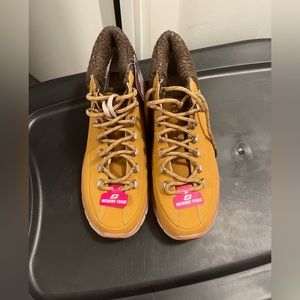 Skechers Memory Foam boots